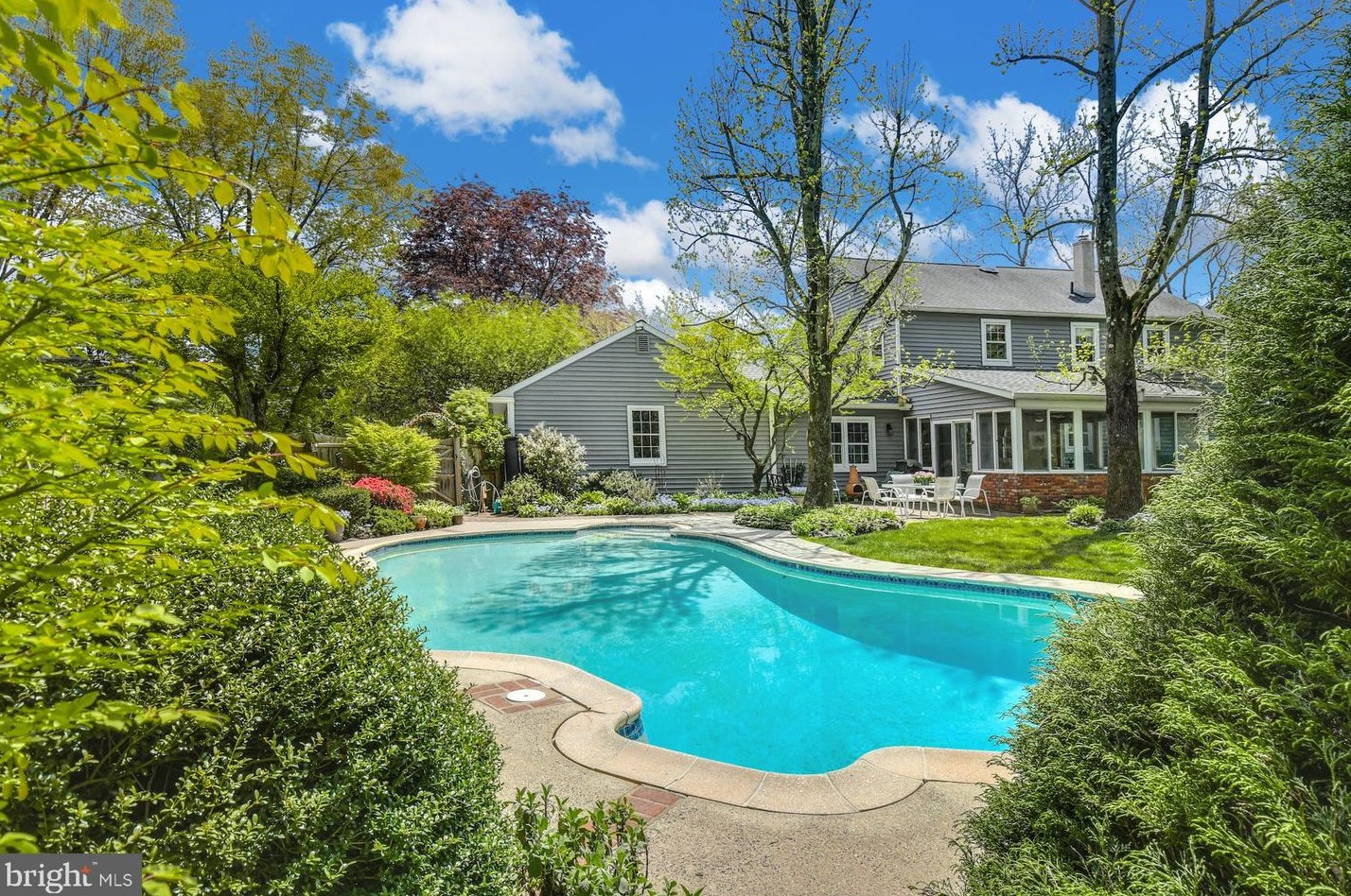 730 Spring Valley Rd, Gardenville, PA