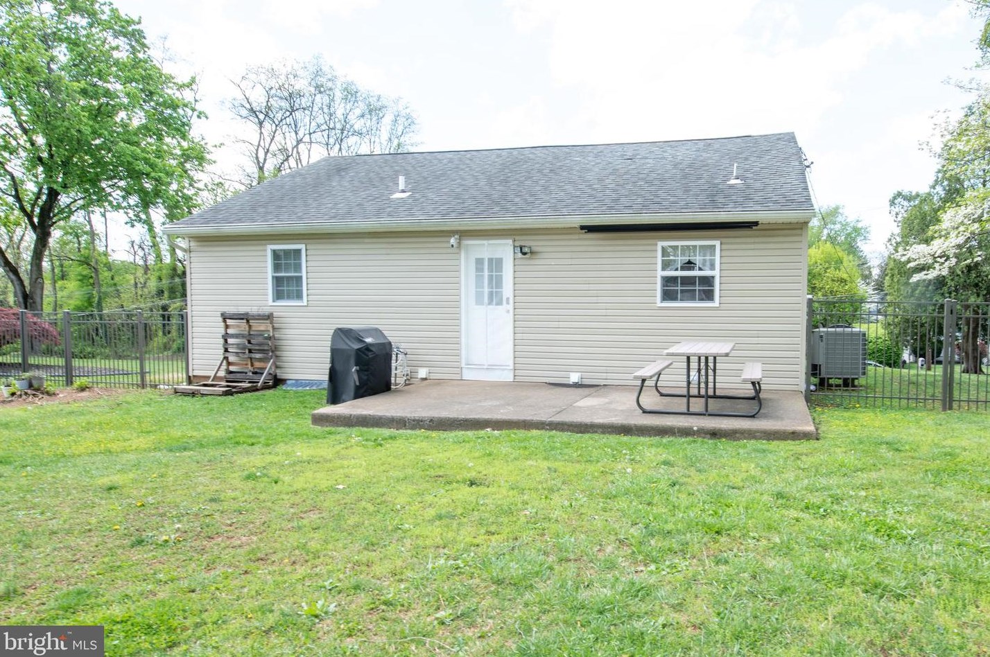 435 Cedar Ave, Langhorne PA  19047-2011 exterior