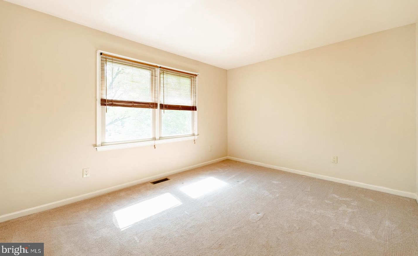 46 Snapdragon Dr, Upper Makefield PA  18940-9206 exterior