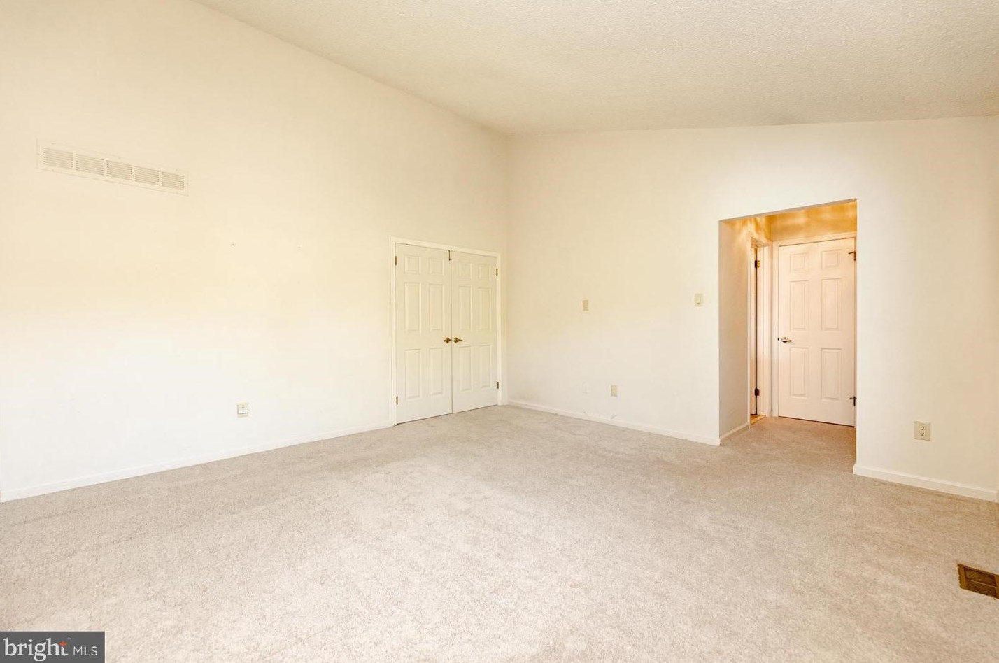 46 Snapdragon Dr, Upper Makefield PA  18940-9206 exterior