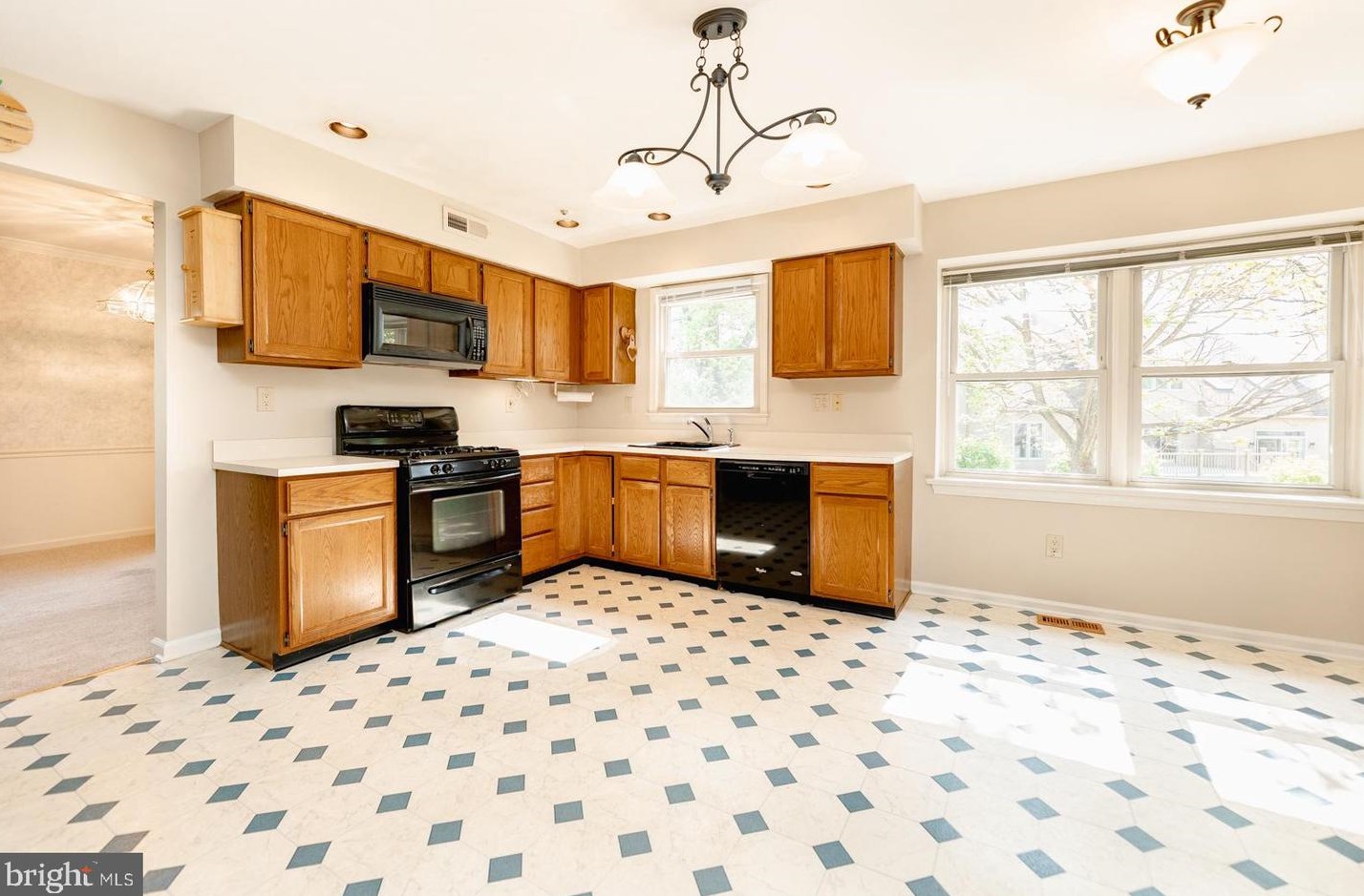 46 Snapdragon Dr, Upper Makefield PA  18940-9206 exterior