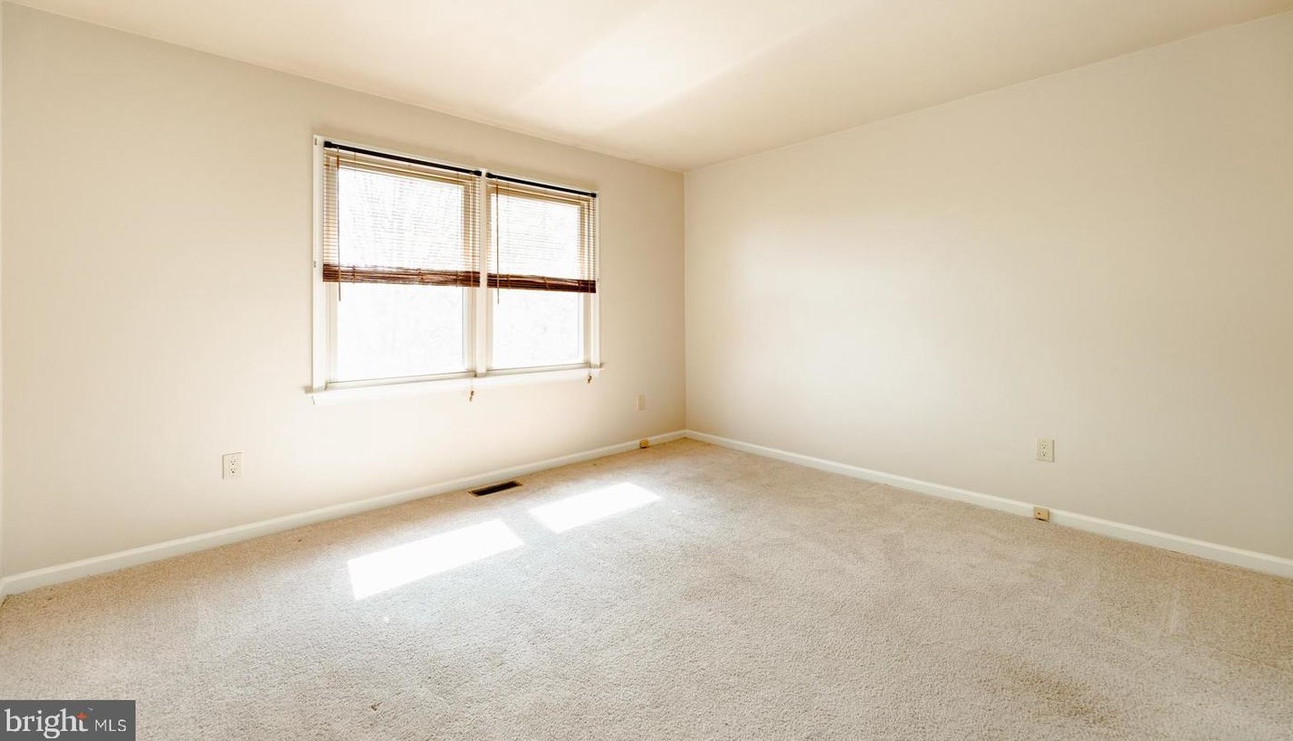 46 Snapdragon Dr, Upper Makefield PA  18940-9206 exterior