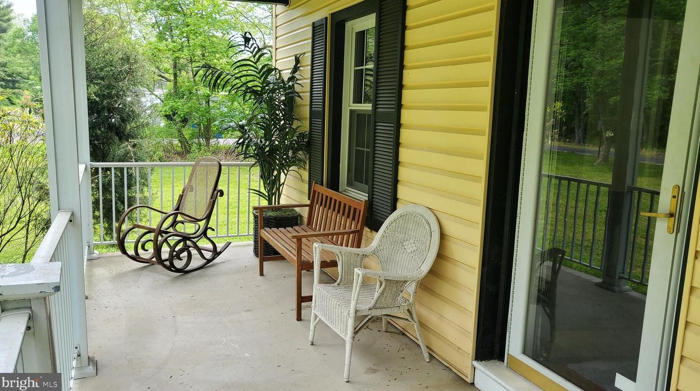 345 Shady Retreat Rd, Gardenville, PA