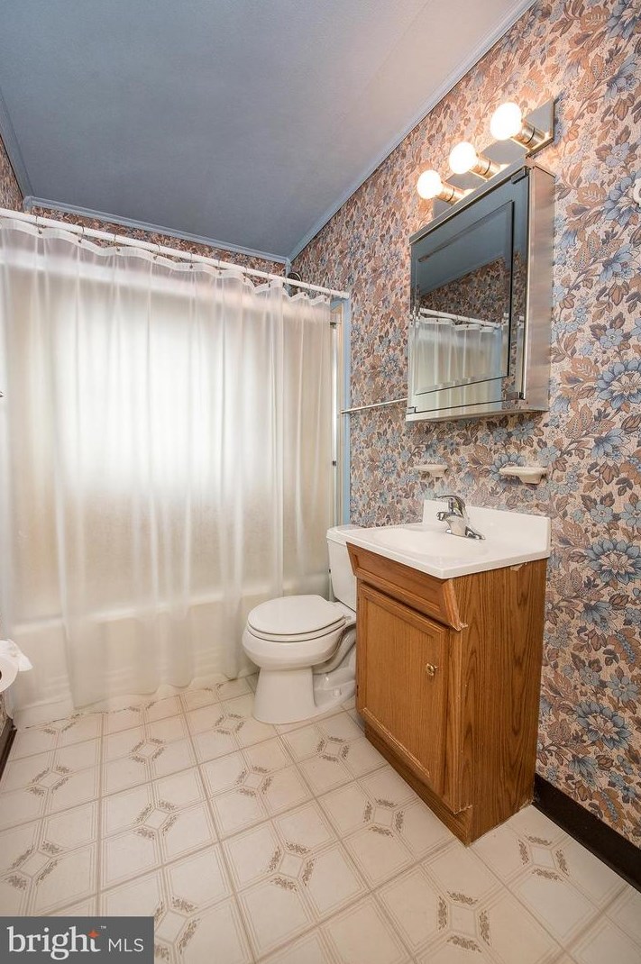 856 Willow St, Southampton PA  18966-3432 exterior