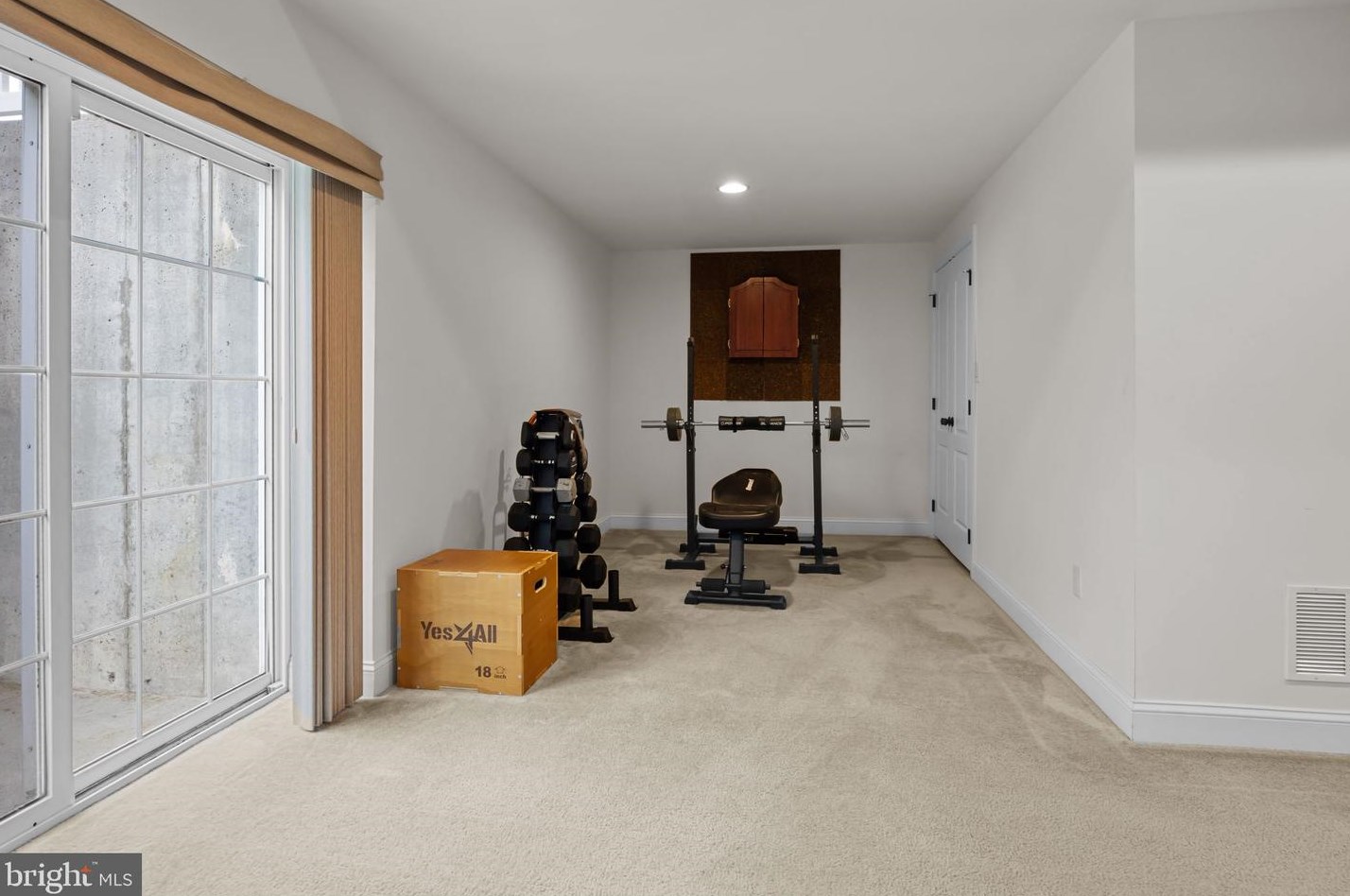 11 Cloverlee Ln, Upper Makefield PA  18940-1116 exterior