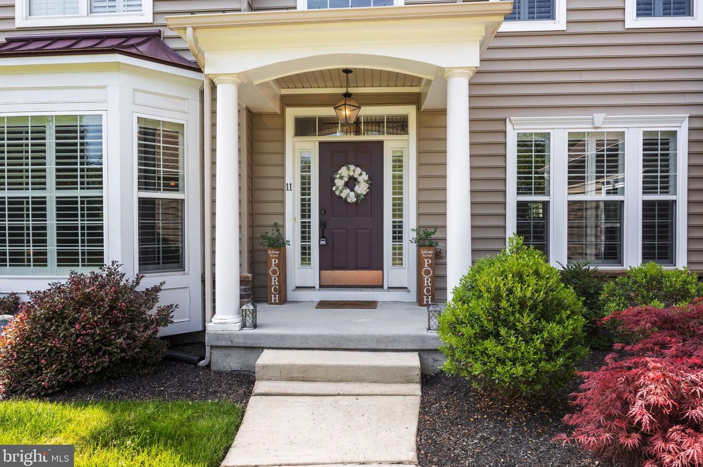 11 Cloverlee Ln, Upper Makefield PA  18940-1116 exterior