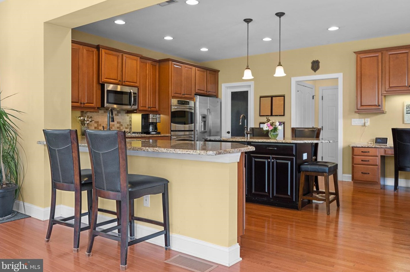 11 Cloverlee Ln, Upper Makefield PA  18940-1116 exterior