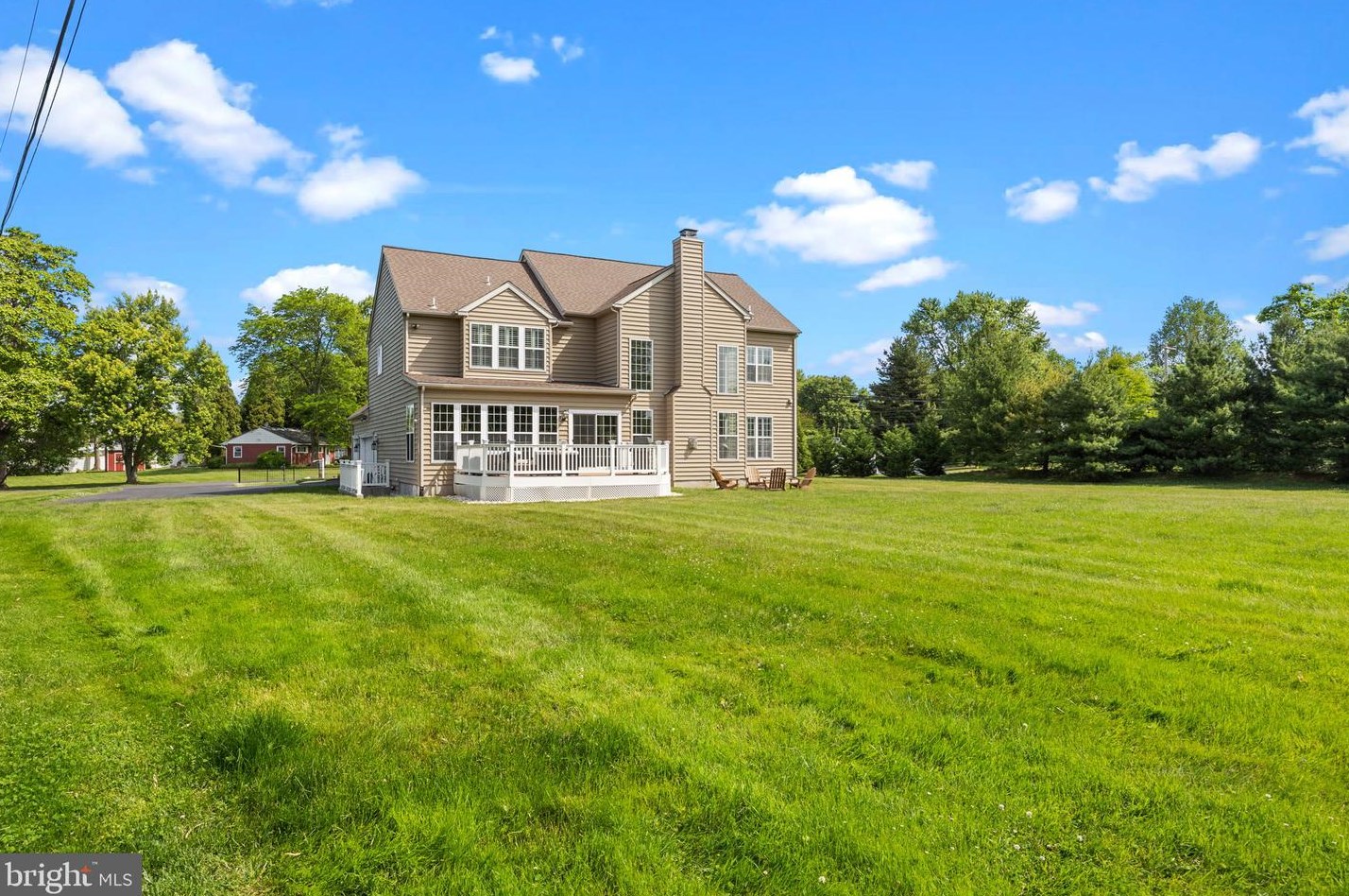 11 Cloverlee Ln, Upper Makefield PA  18940-1116 exterior