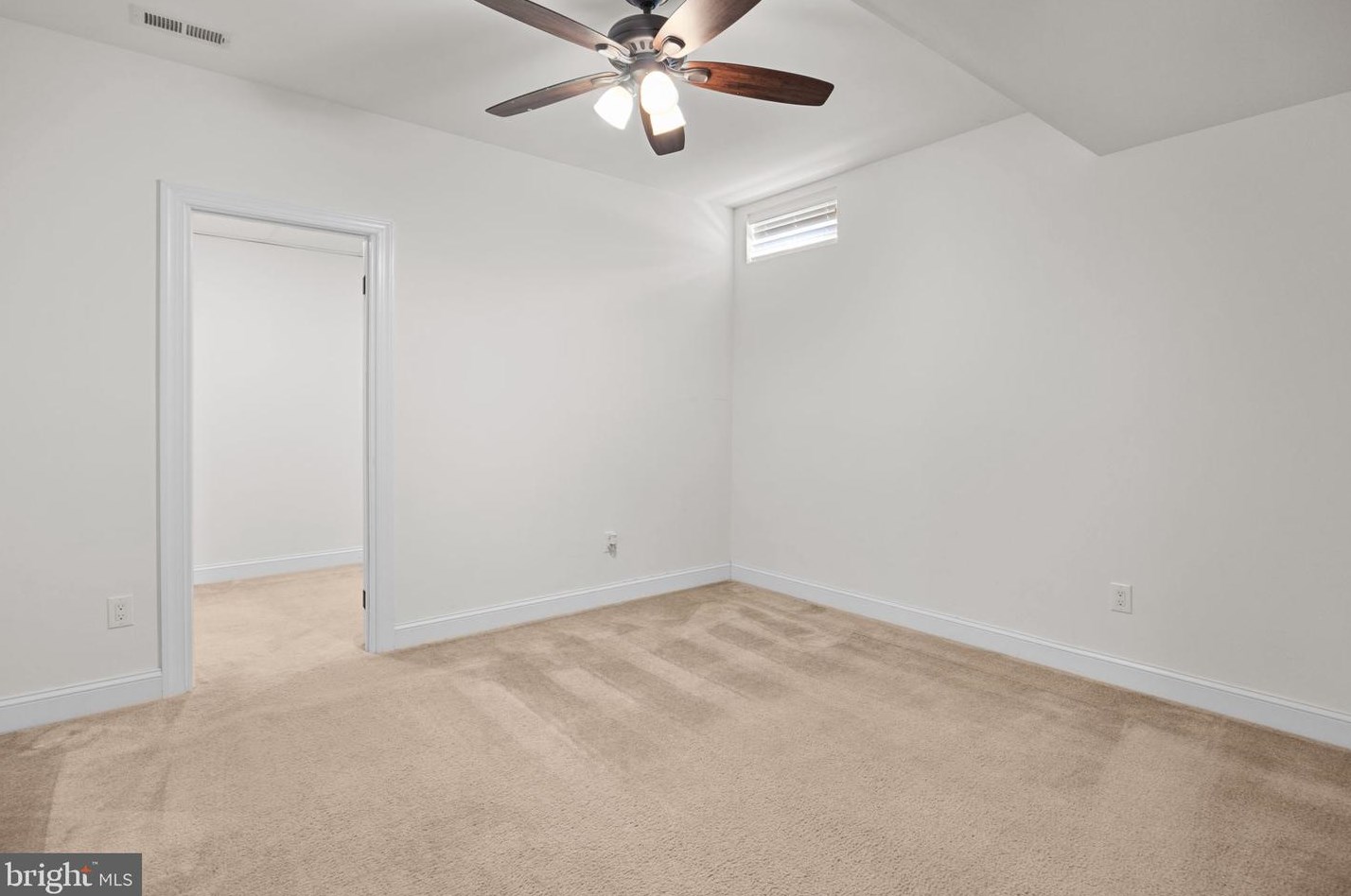 11 Cloverlee Ln, Upper Makefield PA  18940-1116 exterior