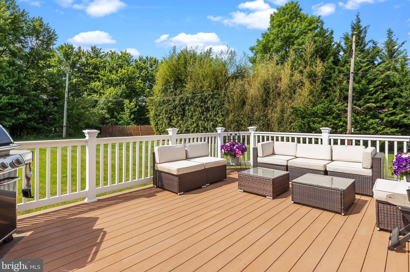 11 Cloverlee Ln, Upper Makefield PA  18940-1116 exterior