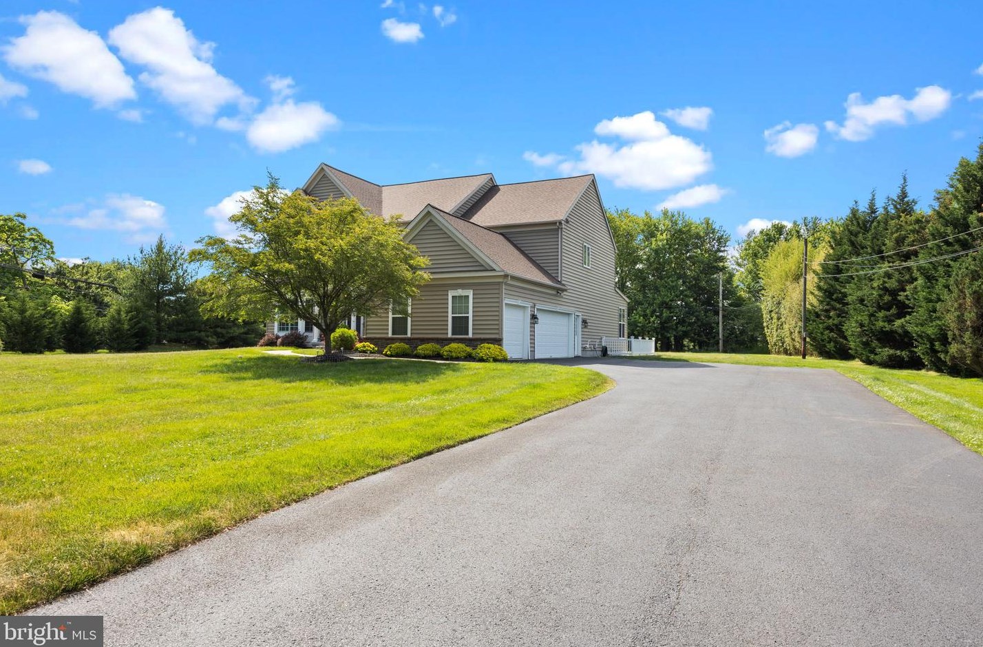 11 Cloverlee Ln, Upper Makefield PA  18940-1116 exterior