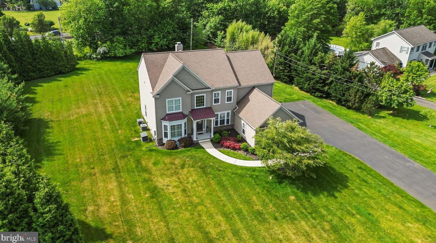 11 Cloverlee Ln, Upper Makefield PA  18940-1116 exterior