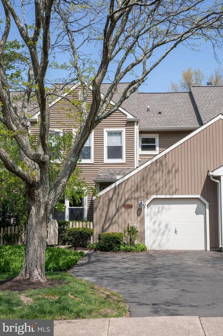 1570 Hummingbird Ct, Yardley, PA 19067