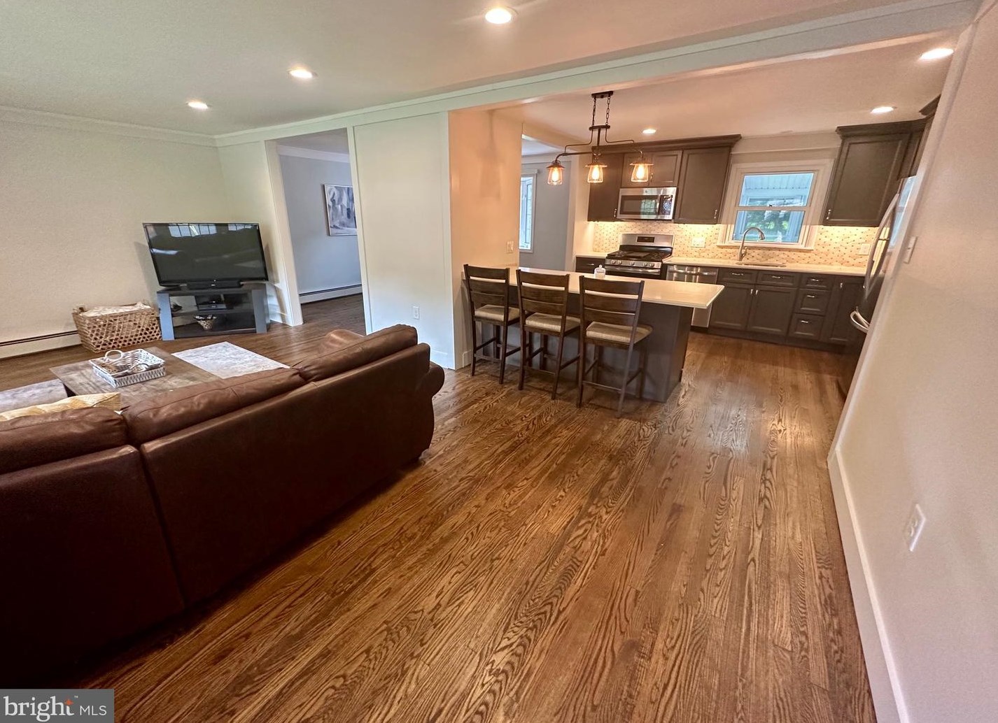 633 Kings Rd, Yardley, PA 19067