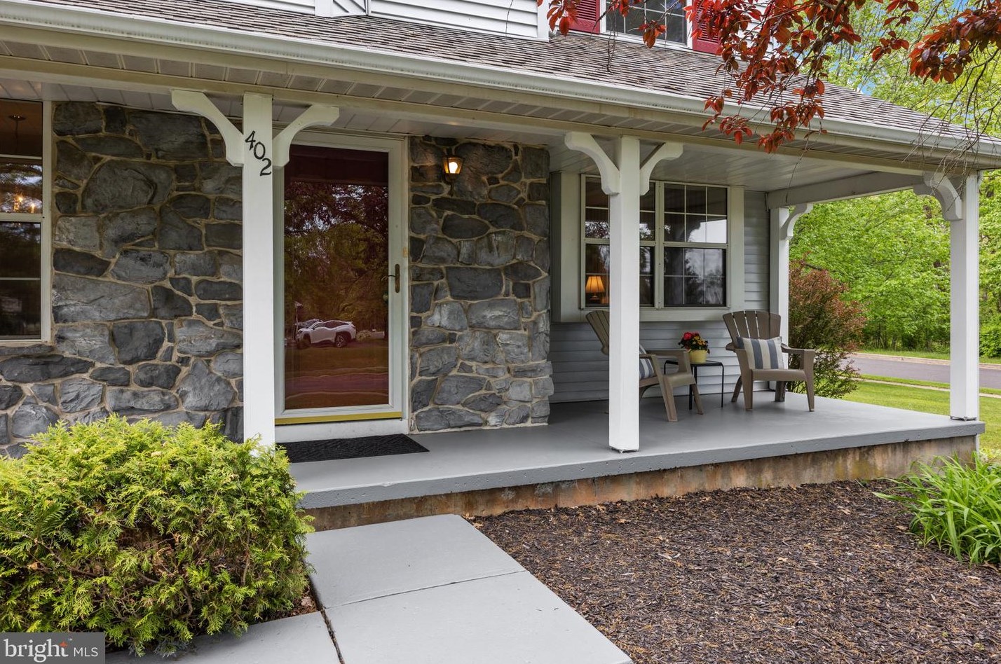 402 Surrey Ct, Sellersville, PA 18960-2727