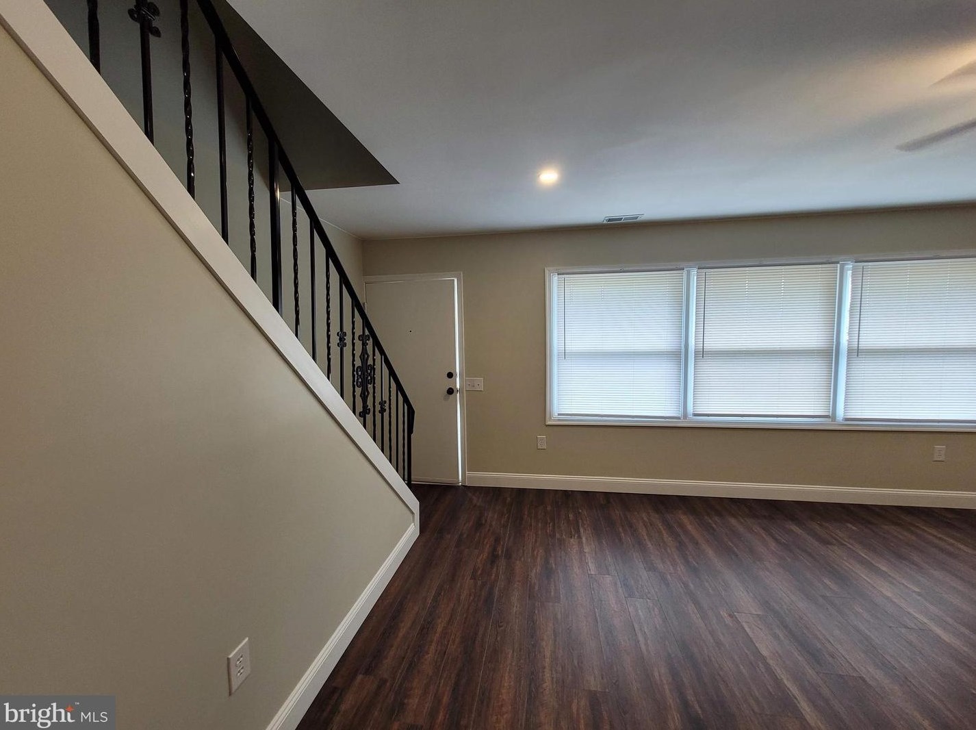 30 Crystal Rd, Levittown, PA 19057