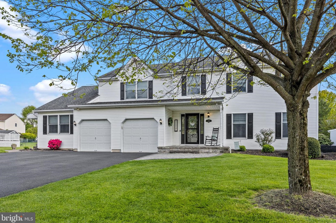1841 Wellington Dr, Langhorne, PA 19047-1311