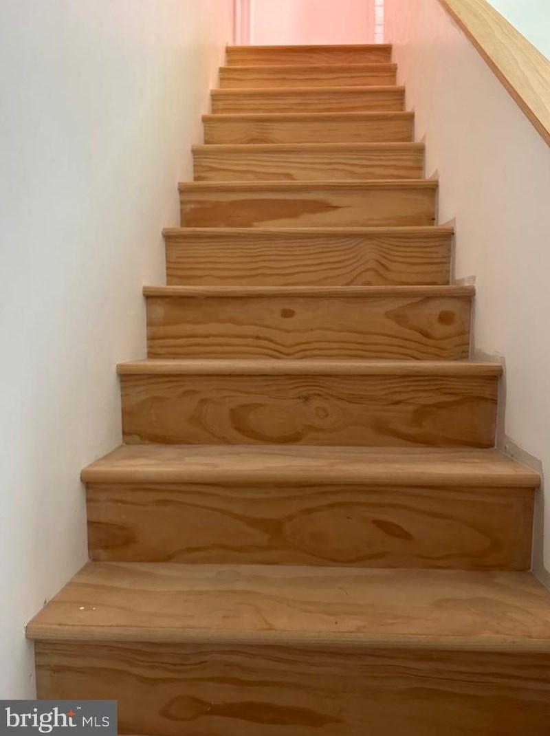 20 Ruby Ln, Levittown PA  19055-1433 exterior