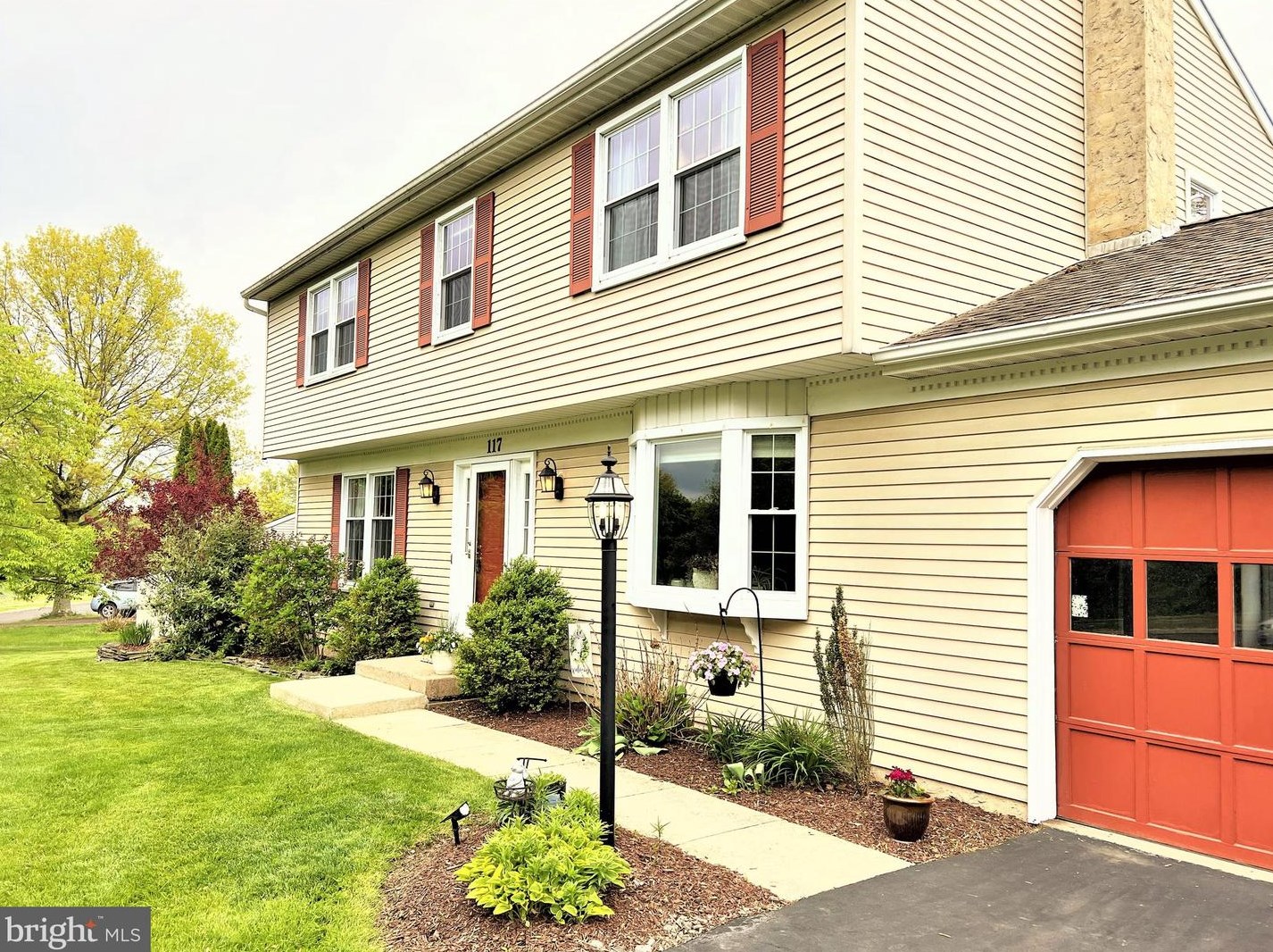 117 Glen Dr, Chalfont, PA 18914-1919