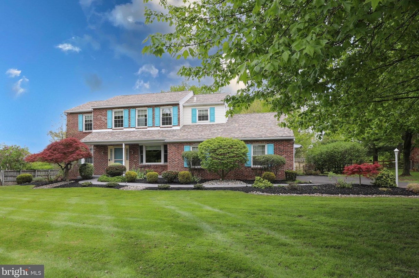 10 Bedford Ln, Upper Makefield, PA 18940-1176