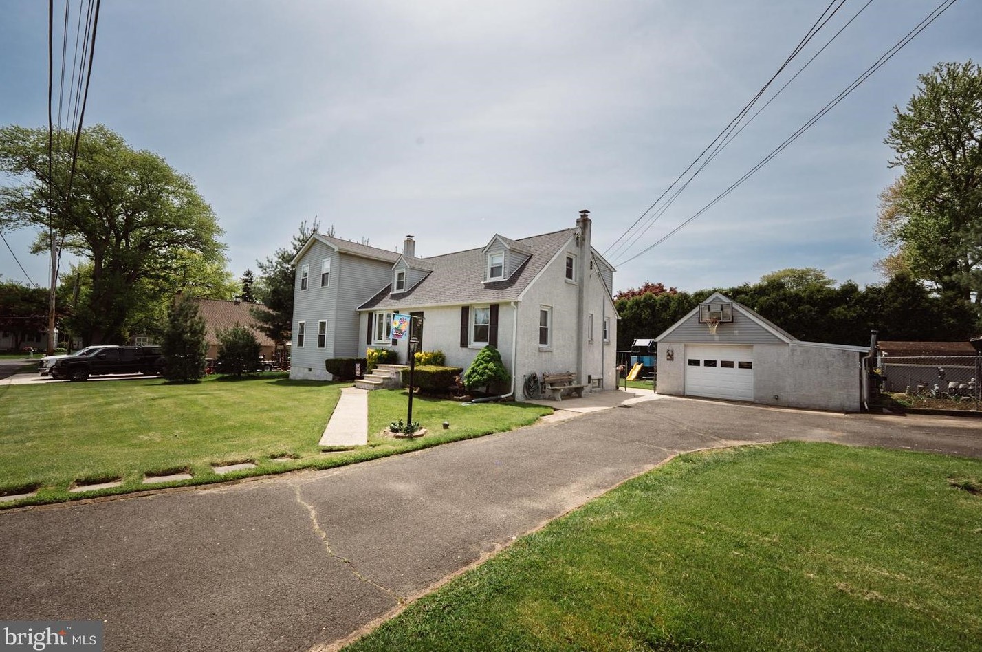 108 Samuel St, Langhorne, PA 19053-4158