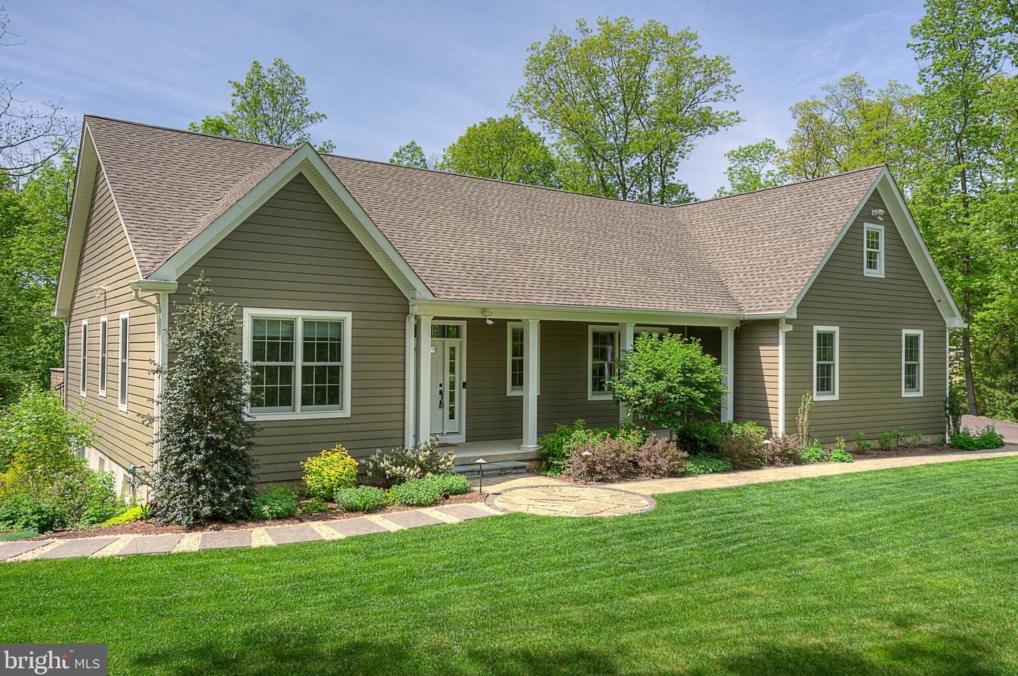 1424 Lonely Cottage Rd, Upper Black Eddy, PA 18972