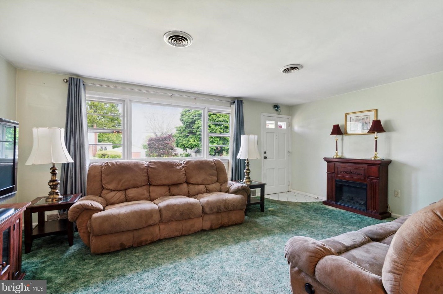 223 Vista St, Langhorne, PA 19053-6155
