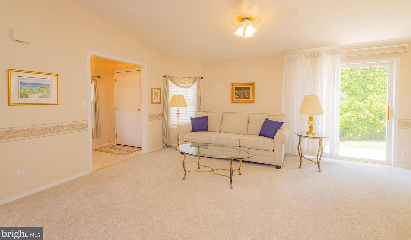 574 Bent Pine Cir, New Hope, PA 18938