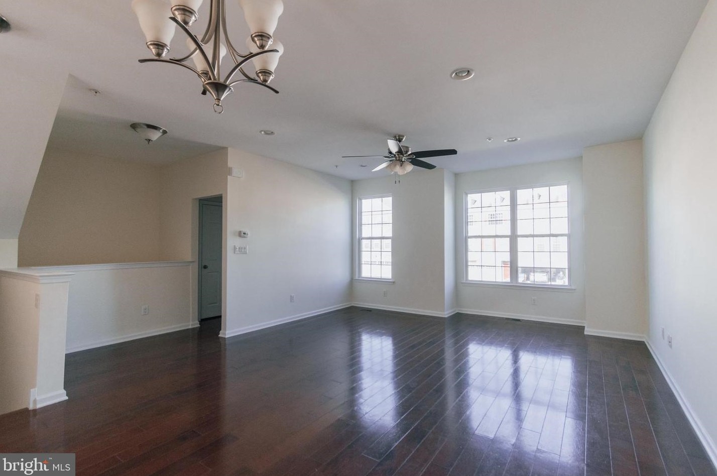 520 Chestnut Ct, Langhorne, PA 19047-4101