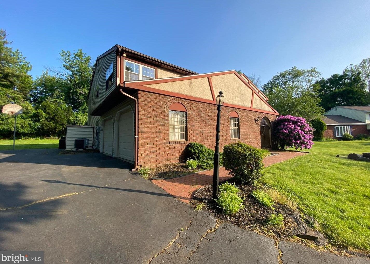 199 Liberty Dr, Upper Makefield PA  18940-1147 exterior