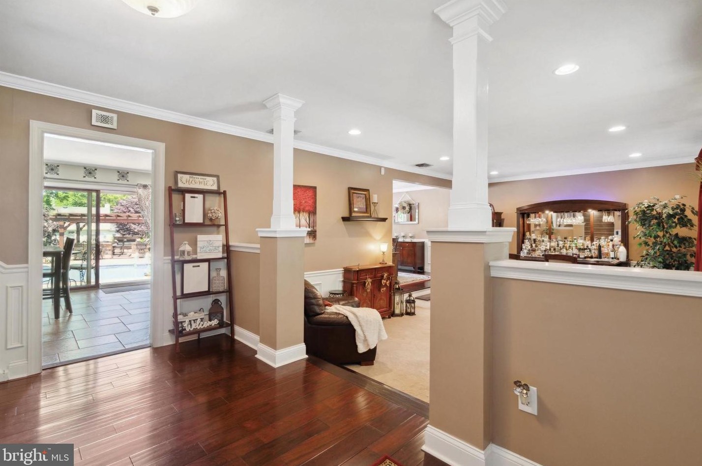 852 Queens Dr, Yardley, PA 19067