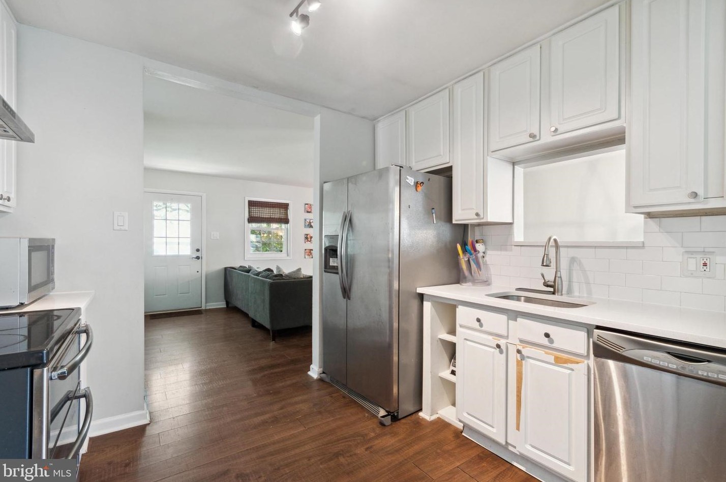 236 Canterbury Ct, Upper Makefield PA  18940-1416 exterior