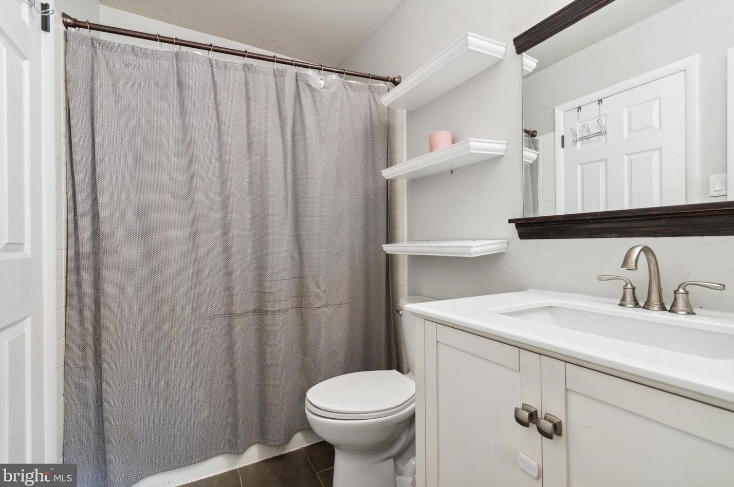 236 Canterbury Ct, Upper Makefield PA  18940-1416 exterior