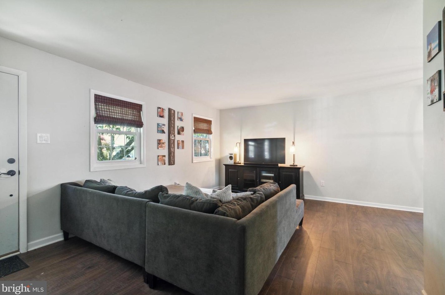 236 Canterbury Ct, Upper Makefield PA  18940-1416 exterior