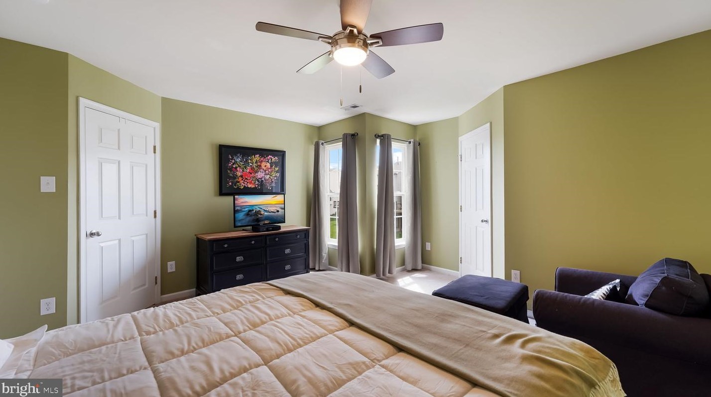 249 Windsor Ct, Quakertown PA  18951-5042 exterior