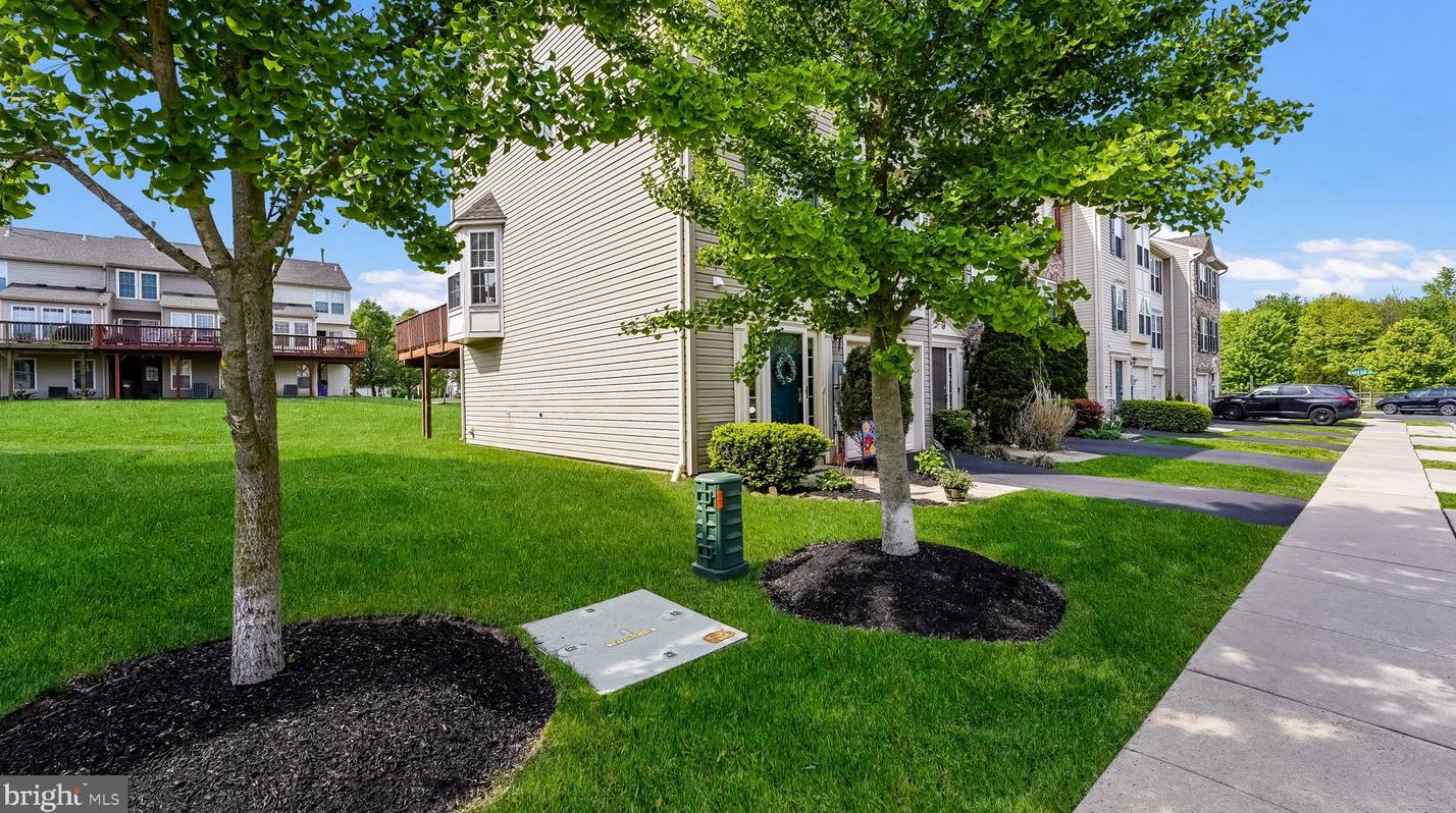 249 Windsor Ct, Quakertown PA  18951-5042 exterior