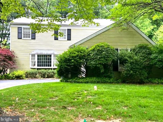 915 Pickering Dr, Yardley, PA 19067