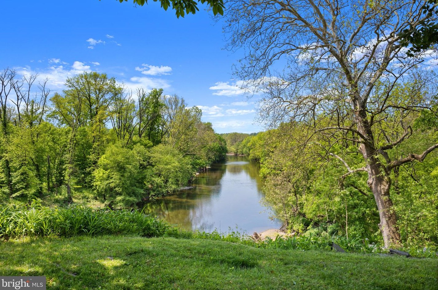 61 Neshaminy Ave, Upper Makefield, PA 18940-9647