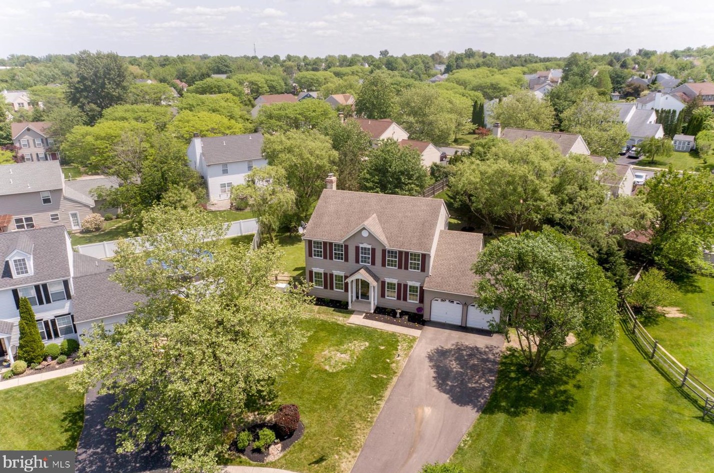 4969 W Rolling Glen Dr, Pipersville, PA 18947