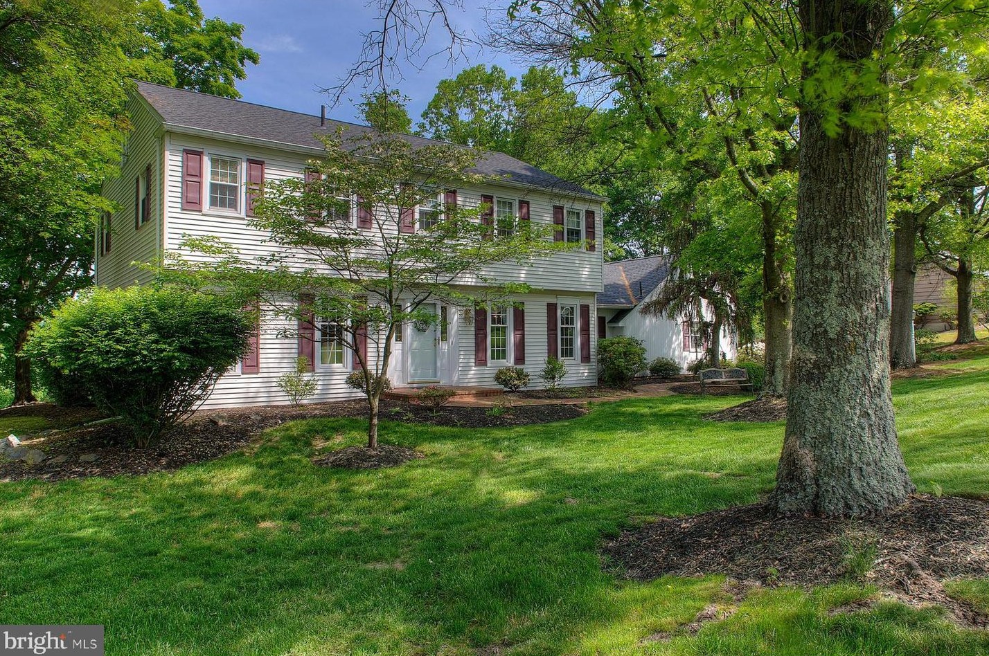 30 Saddle Dr, Furlong, PA 18925-1016