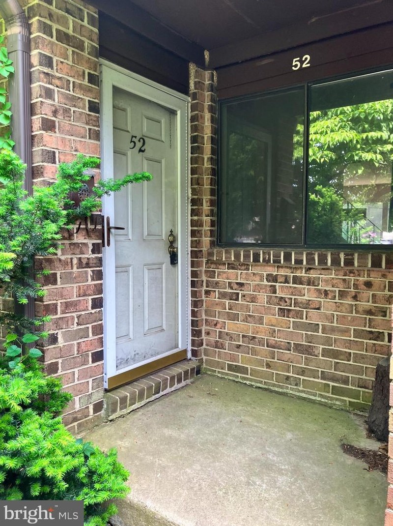 52 Hollybrooke Dr, Langhorne, PA 19047-5752