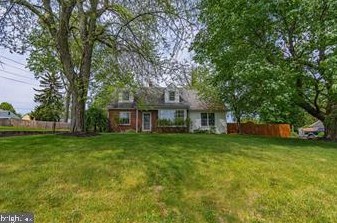 525 Lawn Ave, Sellersville, PA 18960-2105