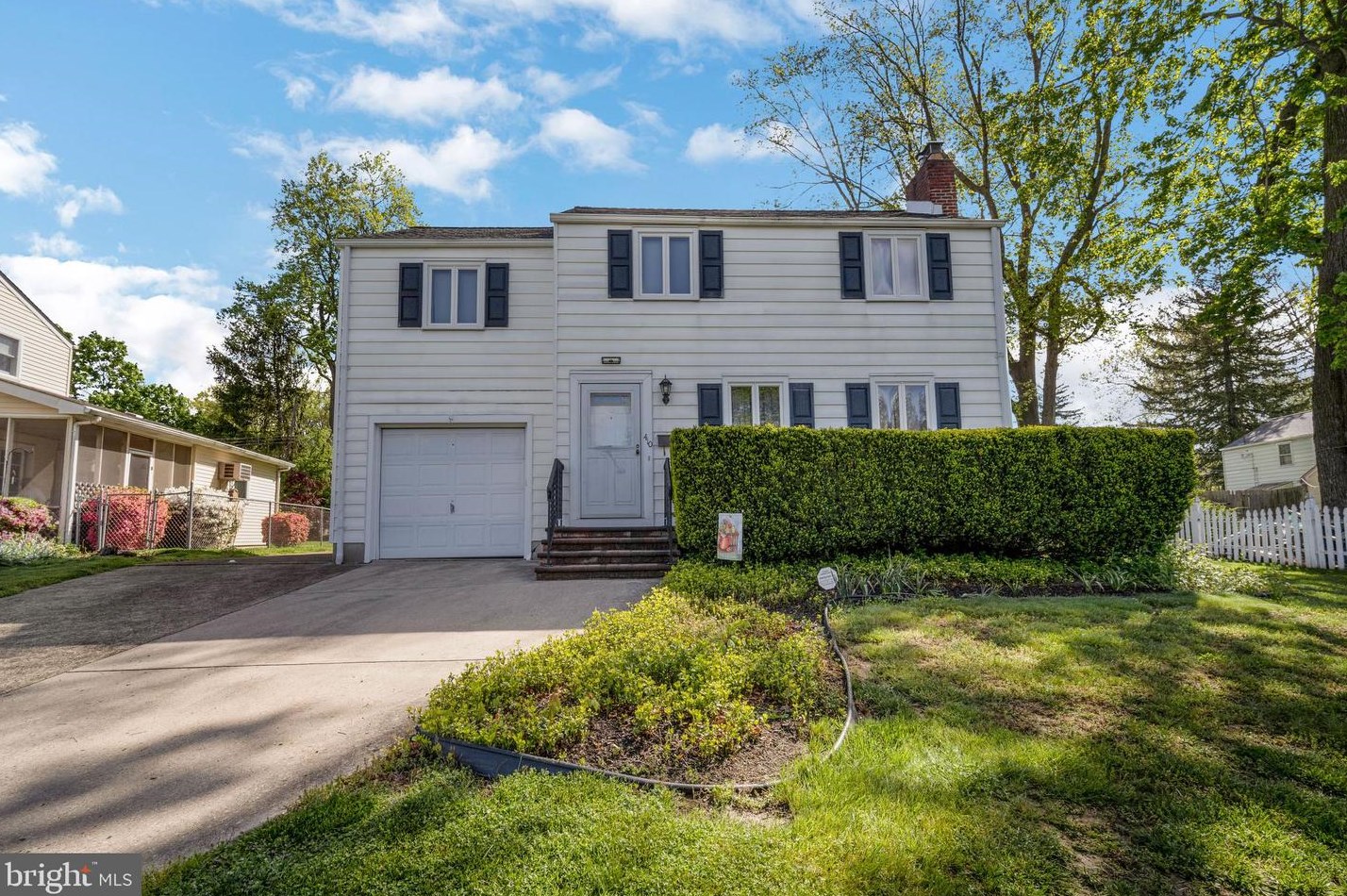 410 E Magnolia Dr, Yardley, PA 19067