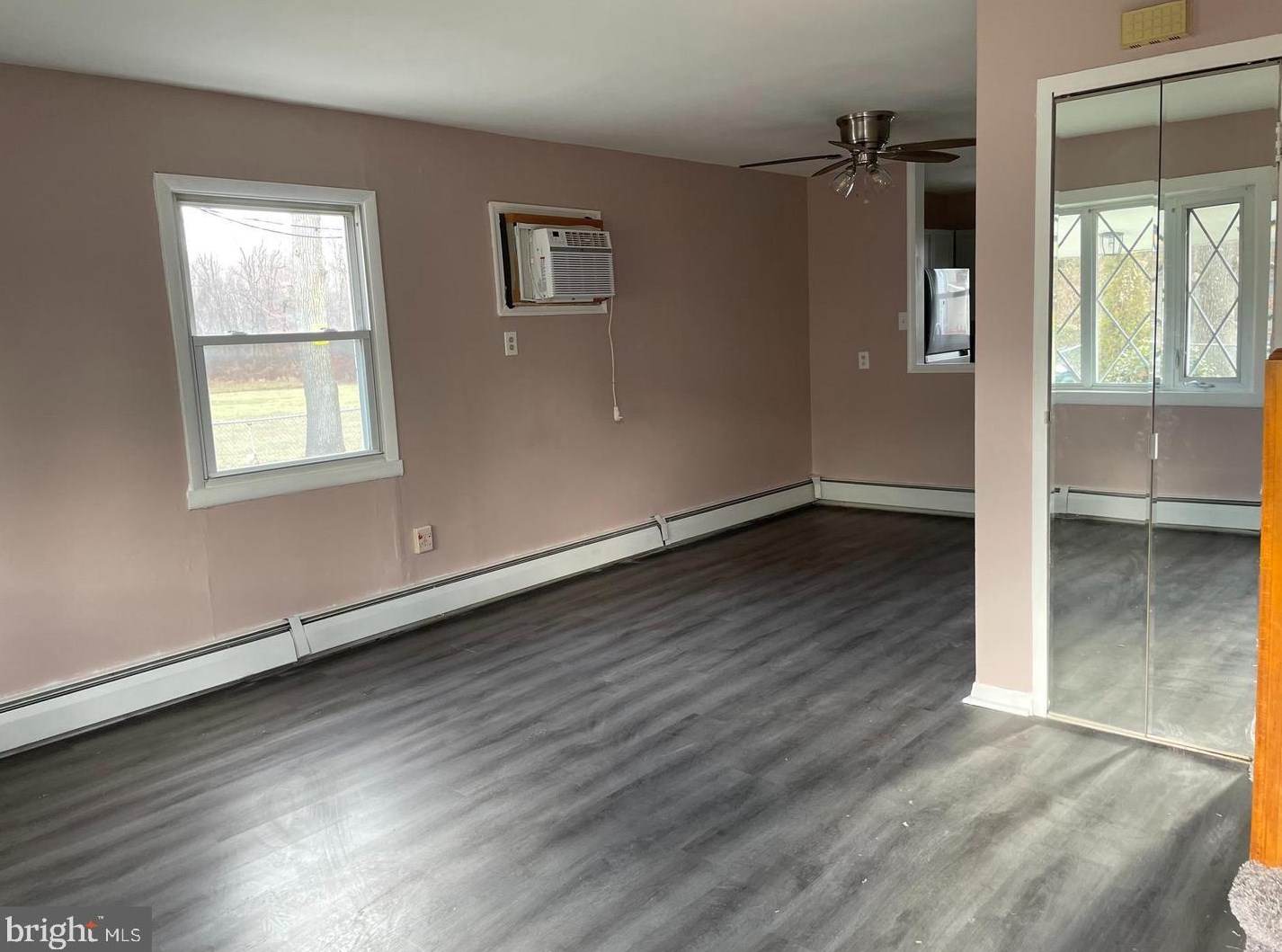 5619 Mitchell Rd, Levittown, PA 19057-4130