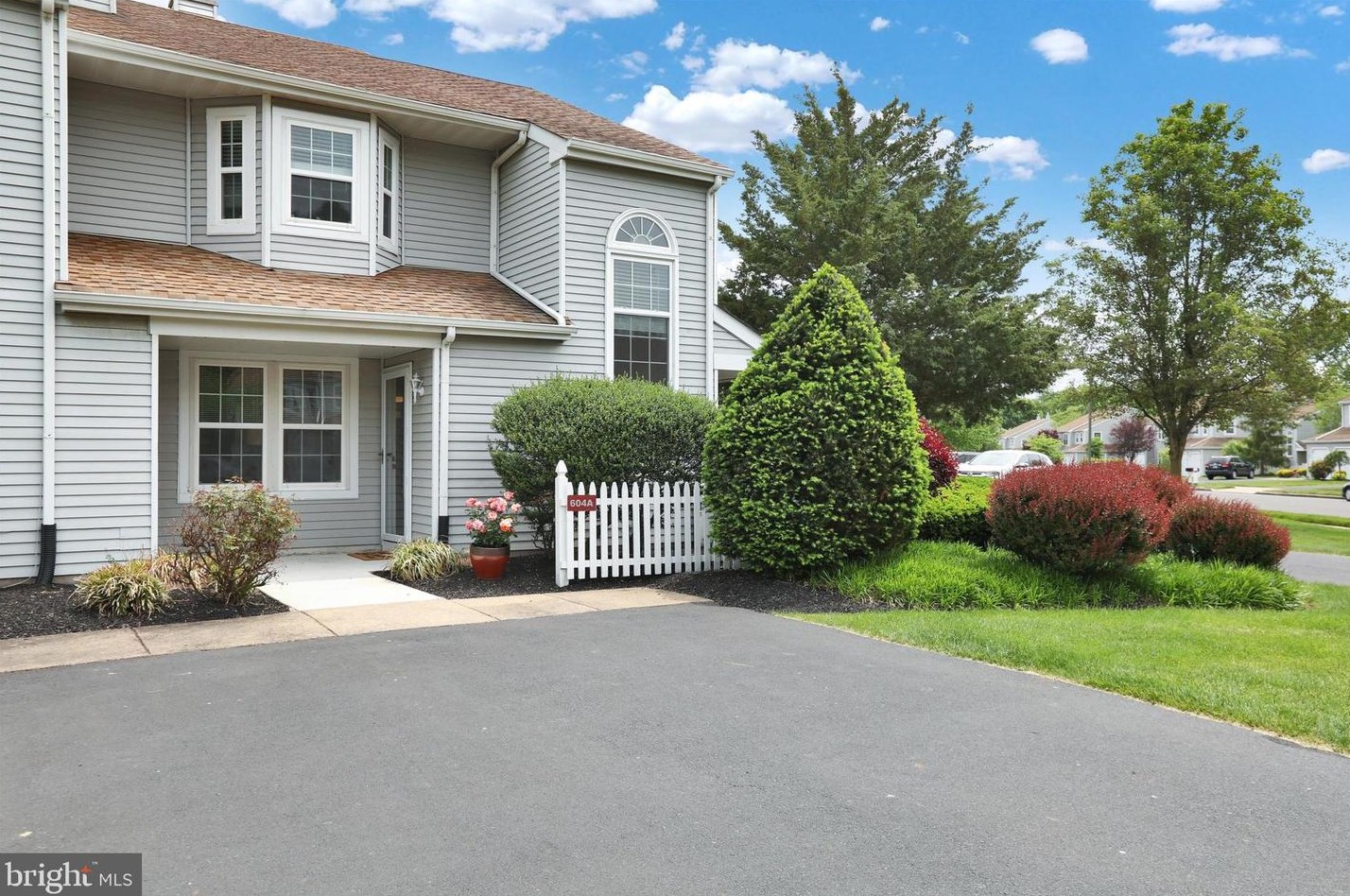 604 Rose Hollow Dr, Yardley, PA 19067