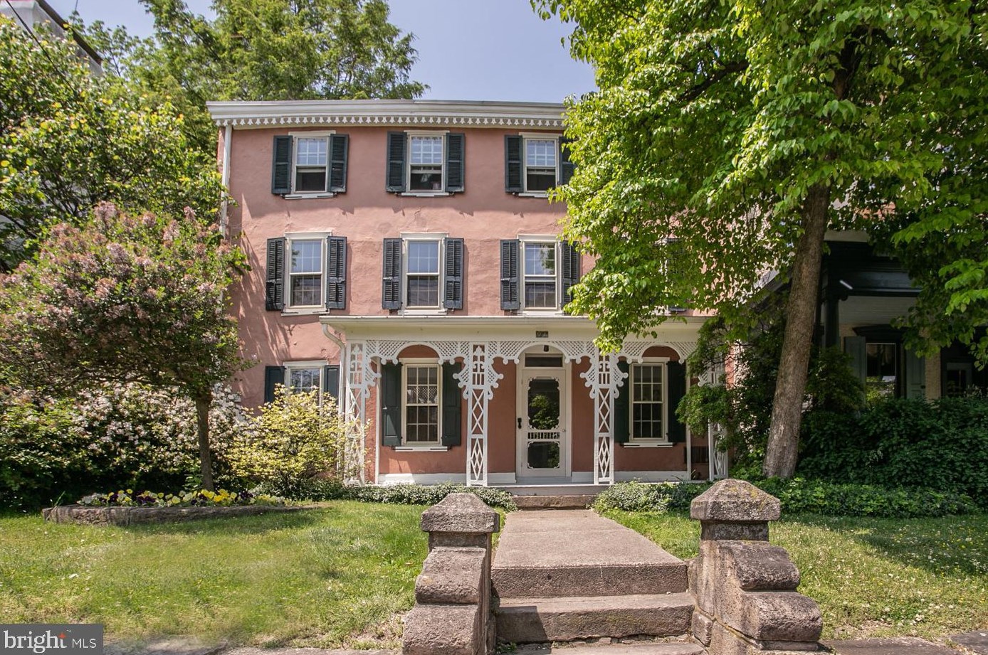 91 State St, Gardenville, PA