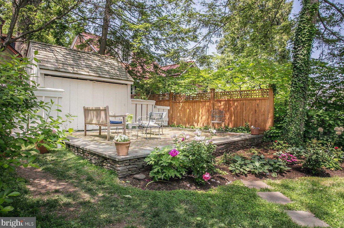 91 State St, Gardenville PA  exterior