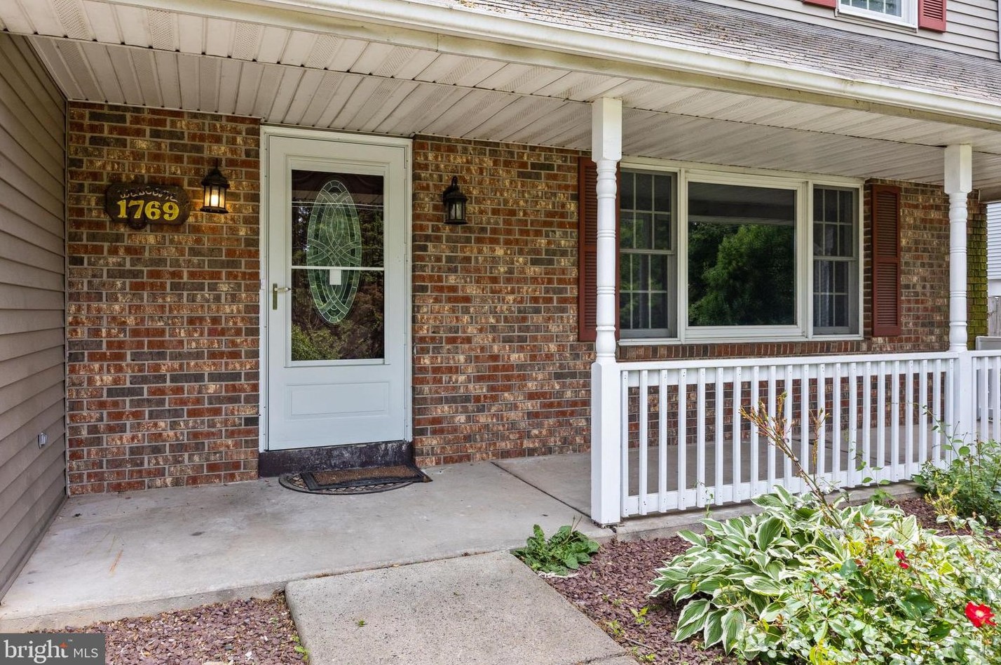 1769 Darrah St, Langhorne, PA 19047-1709