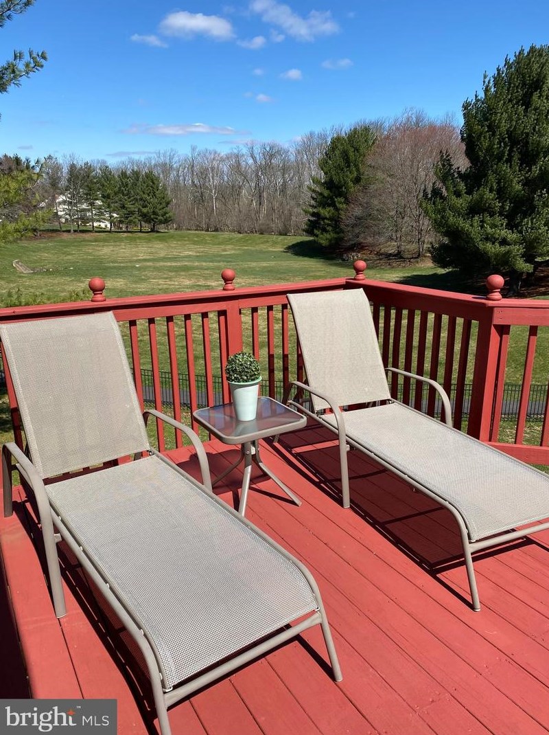 8 Mulberry Dr, Southampton, PA 18966