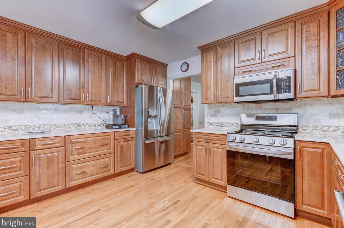 208 Brittany Dr, Langhorne, PA 19047-5155